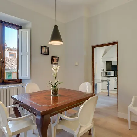 - Duomo Apartman *